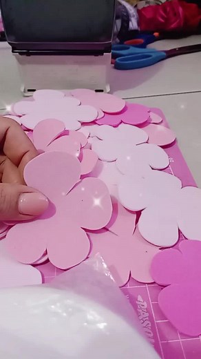 FLORES DE FOMI VAMOS A CREAR ALGO BONITO 🥰 #flores #fomi #floresbonitas #manualidades #valoraeltrabajomanual #compralocal #agendaabierta #artemanual #fiesta #decoracion #agendaconanticipacion #enviostodomexico