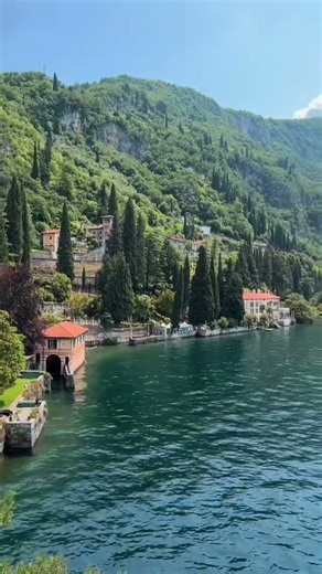 Lake como 🇮🇹 #lakecomo #travel #shorts #short #shortvideo #shortsfeed #italy #explore #shortsviral