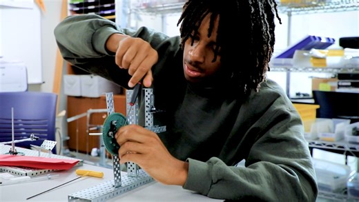 If you're a high school sophomore, junior, or senior fascinated by machines and how things work, the Metro Tech Pre-Engineering Academy is the perfect place to turn that passion into possibility! ⚙️⚒️🤖 Through hands-on robotics, engineering challenges, and advanced STEM projects, students in this major transform ideas into real solutions while gaining a strong foundation for college, university, and career pathways. Applications are OPEN for 2026, learn more and apply at https://www.metrotech.e