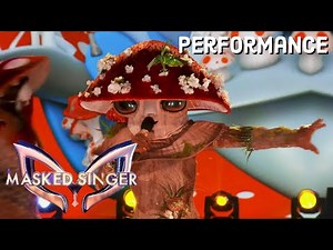 Mushroom sings “Valerie” by Amy Winehouse | THE MASKED SINGER | SEASON 4