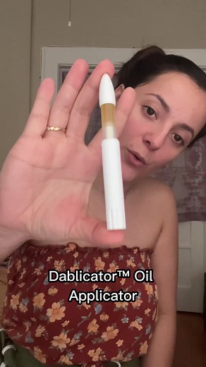 Dablicator™️ oil applicator is a better way to dispense oil. Dablicator can be used for twaxing, dabbing, infusing and general dosing with measurable application. 🍯🍃 Find Dablicator: AK,AR,AZ,CA,CAN,CO,CT,DC,DE,FL,IL,LA,MA,MD,MI,MN,MO,MS,NJ,NY, OH,PA,PR,VA,WV #dablicator #oilapplicator #infuse #dosing