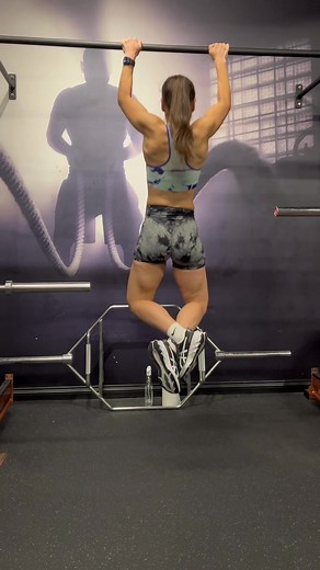 Pull-Up Workout Tips for Women at the Gym