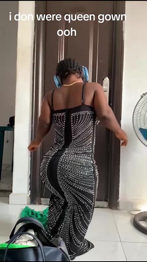 I don were queen gown ooh