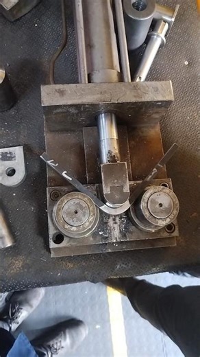 WELD DUCTILITY CHECK AS PER ISO STANDARDS USING 40MM BEND FORMER TO FOLD MIG WELDED STEEL PIECES