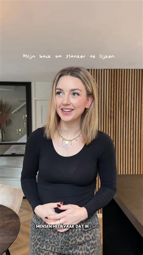 Ad LIFEHACK🙌🏼 werkt als n tierelier en staat echt prachtig onder kleding maar ook gewoon zo!! @Creamy Fabrics is nu CFAB geworden, maar alleen de naam is veranderd. Heb de link in mijn bio gezet en met de code: vickydry krijg je korting bovenop de al bestaande korting!! #moeder #moederschap #corrigerendekleding #herkenbaar