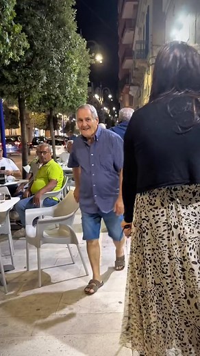 PRANK BLIND DANCE💃🏻. #prank #blind #dance #street #ballerina #grandma #women #risastiktok #reaction #fyp #perte | Prank war