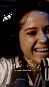 🎤✨ Linda Perry é uma das figuras mais icônicas e influentes da música, reconhecida por seu talento como cantora, compositora e produtora. 🌟✨ **Sobre Linda Perry**: - **Início e Influências**: Nascida em Springfield, Massachusetts, Linda Perry foi fortemente influenciada pela musicalidade de sua família. - **4 Non Blondes**: Ganhou destaque como vocalista e principal compositora da banda 4 Non Blondes, especialmente com o hit “What’s Up?”, que se tornou um hino dos anos 90. - **Carreira de Prod