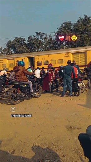 aaja aaja #shortsvideo #viralvideo #hindisong #indiansong