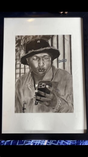 Good morning! Art lovers. Let the beauty of charcoal art inspire your day…. Cc: @DjNewton -ThePartyRider🎉 #smatkae #charcoaldrawing #drawing #pencildrawing #charcoalpainting