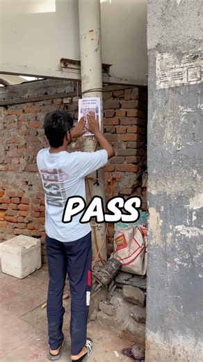 Sadak pe QR Code chipka diya… aur phir jo hua 😳💸 #shorts #shortsfeed #experiment