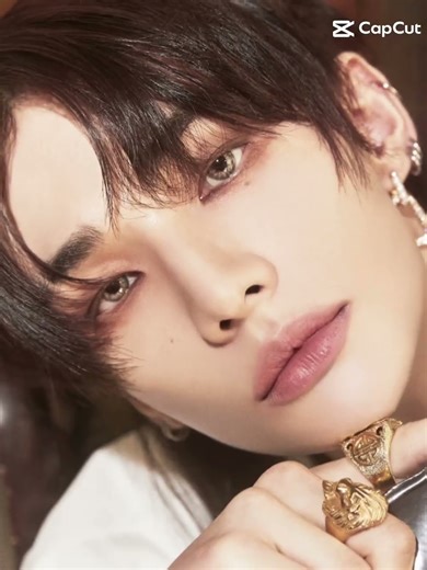 Hyunjin thirst trap 😏❤️😘