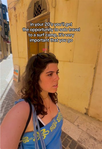 and I’m giving you that opportunity! Come with me on a girls surf camp to Manuel Antonio in Costa Rica. No surf experience needed! 🇨🇷🏄‍♀️🦥 26th April - 2nd May 2026 🇨🇷 We will stay in a boutique hotel in the jungle🦥, right near the beach🏝️ & have daily surf lessons, including a sunset surf photoshoot!🏄‍♀️🌅 We’ll be having beach bonfires, salsa dance classes, fun social events, day trips & excursions — all while making friends for life! 🌎 For more information join the group chat link o