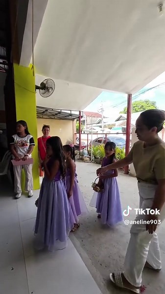Bearers and Flower Girls in Philippine Weddings