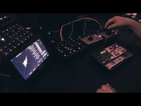 Making distorted drums with Volca Drum & Roger That