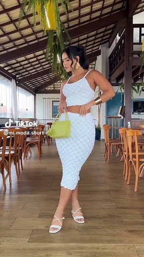 Fashionista Model modeling a beautiful white outfit My fashion tips #outfit #style #fashion