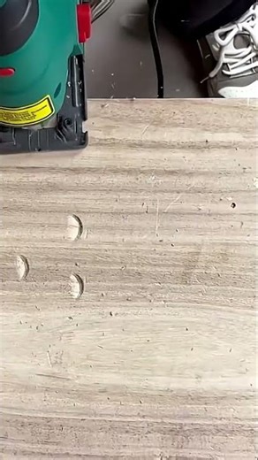 Trim a board easily for a smooth finish #shorts #wood #carpentry