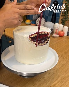 Bloody Cockroach Cake! This dessert is just your blood type 🎂🎃 | Chefclub Ireland