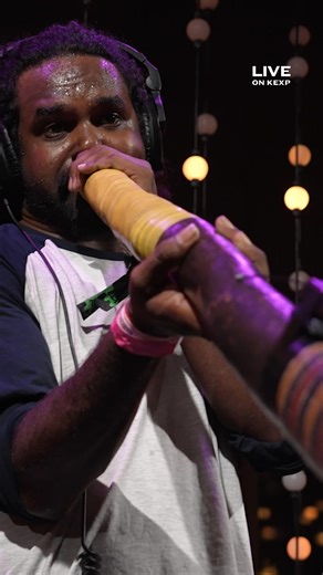 Hey everyone!! Super excited to share with you our live session we did at the KEXP studio in Seattle, Washington State USA. This went live on the KEXP radio and now you can watch the full performance here ➡️ https://www.youtube.com/watch?v=kcncScwPYSk&list=RDkcncScwPYSk&start_radio=1&t=21s Thanks to Kevin Sur and the whole KEXP team for having us, this was so unbelievably fun!!! Big love from King Stingray | King Stingray