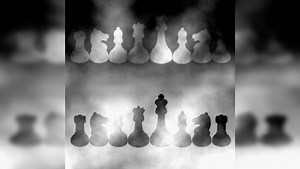 Clever optical Illusion of pieces on chess board leaves netizens scratching their heads [WATCH]