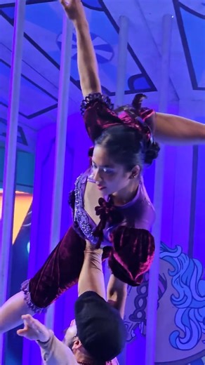 Unbelievable Flexibility! Girl’s Dance Steals the Show at Global Village 💃 #dance #amazing #shorts