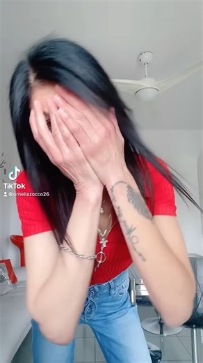 Introducing the "Vita Wear Smar tBa nd," a next-generation wearable gadget