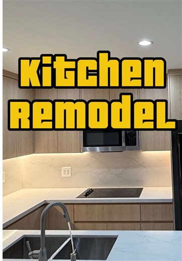 Kitchen remodel complete ✔️ Another project finalized by Comstruct Builders. What do you think? 🔨✨ #KitchenRemodel #HomeRenovation #ConstructionLife #BeforeAndAfter #Remodeling