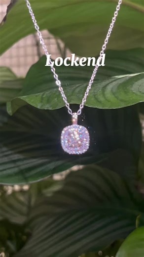 Một chuếc dây chuyền tứ diện sang trọng quý phái#nhanbacnucaocap #moissanite #nhanda #fyp #xuhuong