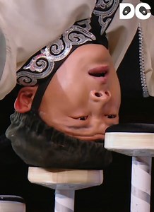 Do all Chinese know 🥋Kung Fu? Well, at least these young men "do." Watch these amazing acrobats jump on poles while standing upside down on their heads. The show was infused with traditional Chinese cultural elements, such as #TaiChi and ink wash painting. The performers had spent ten years honing their skills before taking the show to the stage. (Video Source: GRT) #Acrobatics #KungFu | Discover China