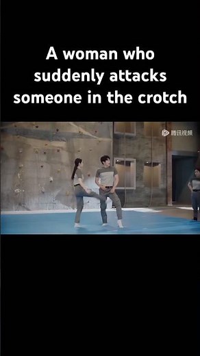 【Ballbusting】A woman who suddenly attacks someone in the crotch #weakness #selfdefense #ballbusting