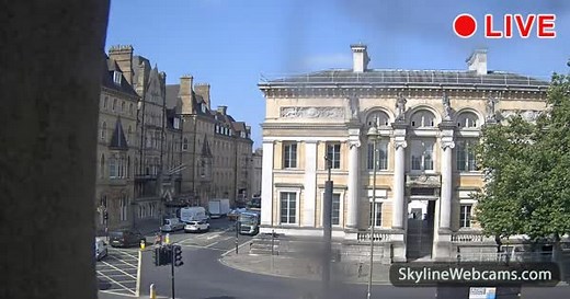 【LIVE】 Live Cam Oxford - St Giles' Street | SkylineWebcams