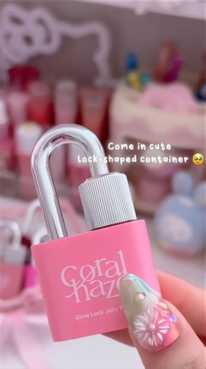 I’m speechless—how did Korean girls start using lock-shaped lip tints now?