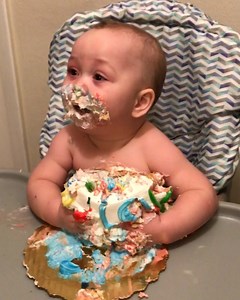 43M views · 883K reactions | Little lad has discovered his first birthday cake and he's never looking back  | FOODbible | Facebook