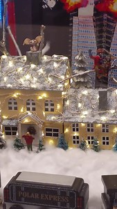 The Miniature Railroad & Village® team created a diorama featuring elements from each movie in the Rangos Fall Film Series. Can you spot each movie? 🎬🍿 Nov. 25 — #DieHard Dec. 2 — #Gremlins Dec. 9 — #NationalLampoonsChristmasVacation Dec. 16 — #HomeAlone carnegiesciencecenter.org/rangos-giant-cinema/ | Kamin Science Center