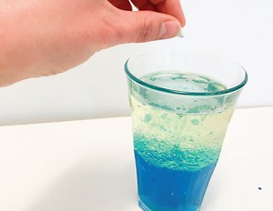 Oil and Water Lava Lamp Experiment