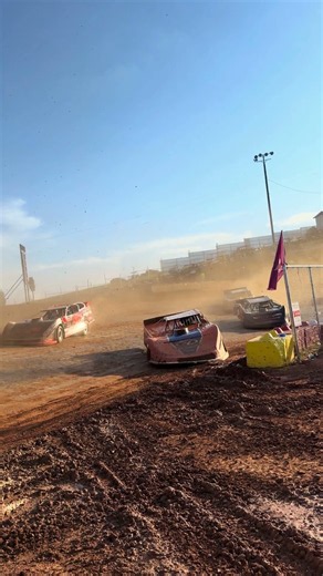 Turns 1-2 will probably always be my favorite at EAMS. #staterace #eams #dirttrackracing #latemodel