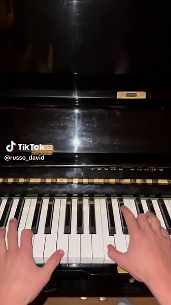 Learn to Play Homecoming by Kanye West on Piano