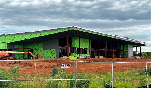 Brand new Earlywine Golf Clubhouse opens