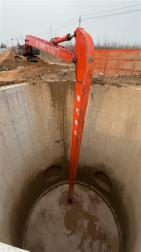 Insane Long Arm Excavator Working in Deep Pit 😳 | Extreme Machine #shorts