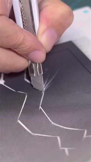 雷の描き方：トーンとカッターを使用したテクニック解説