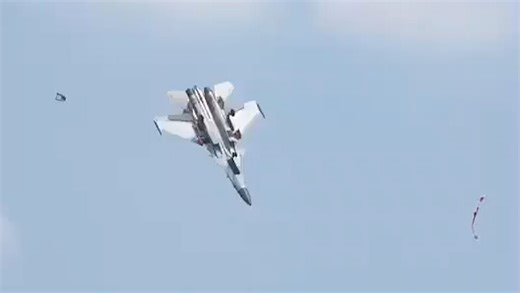 Fighter pilot ejects after jet nosedives before exploding