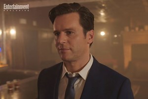 Jonathan Groff transforms into Bobby Darin in 'Just in Time' exclusive first look