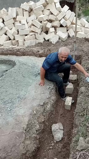 Laying Concrete Blocks: Essential Skills for Beginners