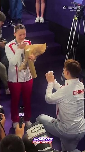 Chinese Olympian Liu Yuchen proposed Huang Ya Qiong after she won Badminton gold🏅❤️