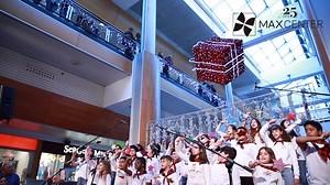 54 reactions | ¡Villancicos, olentzero, photocall, la mejor decoración...! Ven a vivir la magia de la Navidad con nosotros. ✨ | Max Center | Facebook