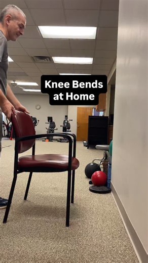 Knee Bends at Home - this is an easy way to stretch your knee after total knee replacement surgery. | Total Therapy Solutions: Physical Therapy