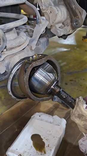 1.9M views · 21K reactions | Nissan petrol front axle seal leaked replacement guide! #automotive #auto #diy #usa #mechanic Professional Mechanic 1 | Professional Mechanic 1 | Facebook