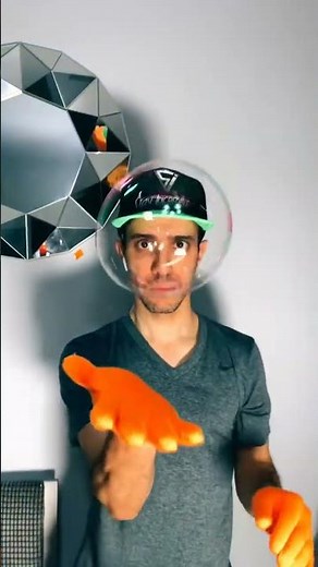 🧤🫧 Gloves That Can Hold Bubbles – No Way!