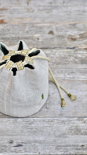 TWO22 - simply unique bags | - Making of a komebukuro bag - ...oder warum ich meine handgewebten Bändchen zerschnitten habe, damit etwas Neues daraus entstehen kann🌱.... | Instagram