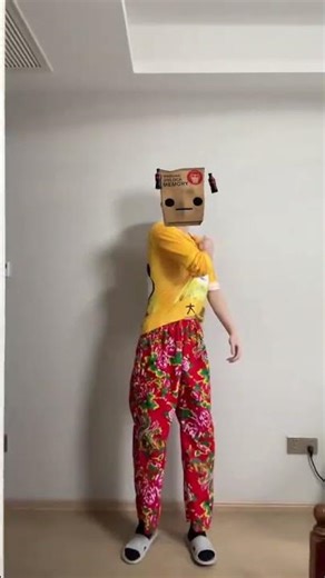 Title: Padded Shoulder Lapel Short-Sleeve Shirt: The Ultimate Fit for Any Occasion