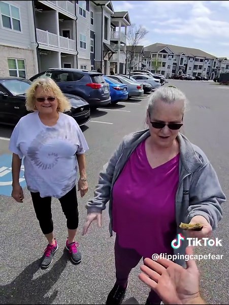 Reseller's Excellent Customer Service: Bar Stools & Great Chat